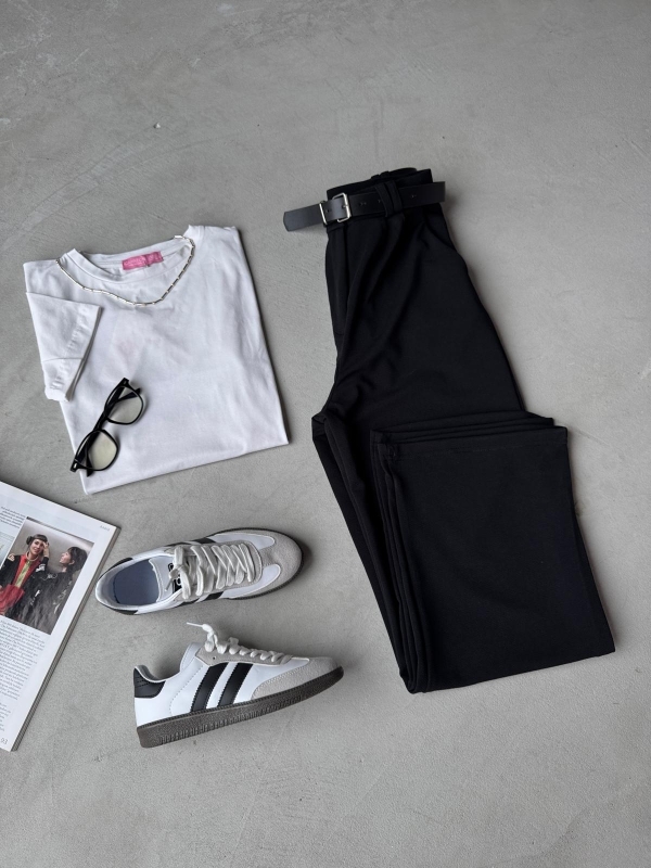 K024 Beyaz Crop Tişört Kemerli Palazzo Pantolon Şeritli SMB Sneaker Üçlü Kombin