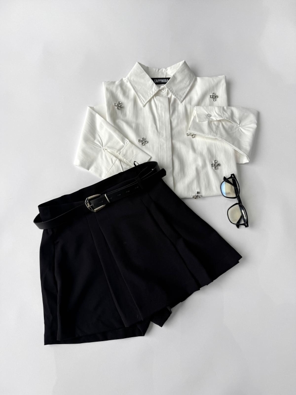 K028 Beyaz Full Taşlı Salaş Gömlek Siyah Kemerli Şort Etek İkili Kombin