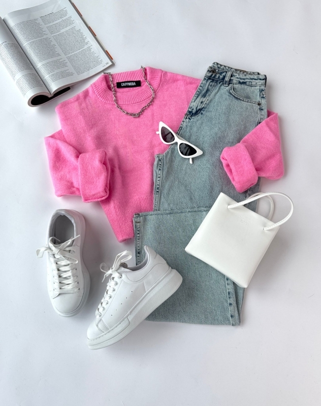 K061 Pembe Bisiklet Yaka Örme Triko Açık Mavi Kesik Paça Palazzo Jean Beyaz Kısa Askılı Fermuarlı Suni Deri Çanta Beyaz Yüksek Taban Suni Deri Muadil Snekaer Dörtlü Kombin