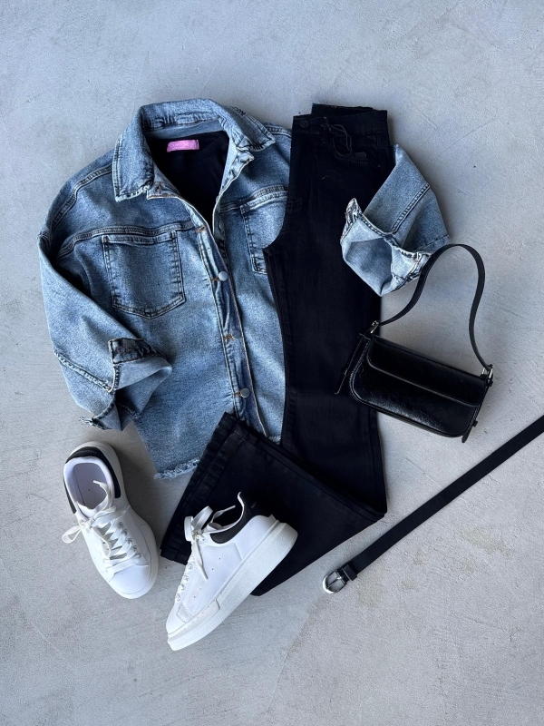 K097 Mavi Kesik Model Kot Ceket Siyah İspanyol Jean Siyah Rugan Kemer Detaylı Omuz Çantası Siyah Sılver Tokalı Kemer Beyaza Siyah Detaylı Yüksek Taban Suni Deri Muadil Snekaer Beşli Kombin