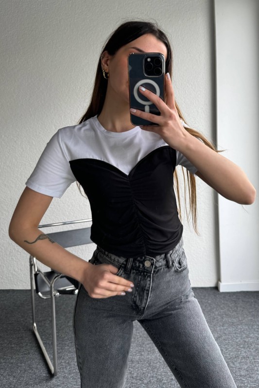 BLZ-06259 Siyah Straplez Görünümlü Ön Büzgü Detaylı Tasarım Bluz - 3