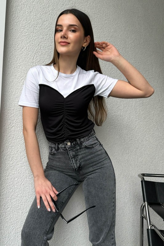 BLZ-06259 Siyah Straplez Görünümlü Ön Büzgü Detaylı Tasarım Bluz - 1