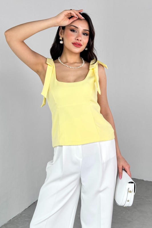 BLZ-06286 Sarı Havuz Yaka Askılı Bluz - 1