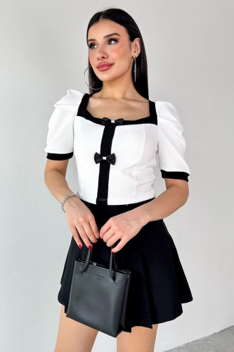 BLZ-13232 Beyaz Kare Yaka Balon Kol Fiyonk Düğmeli Bluz - 2