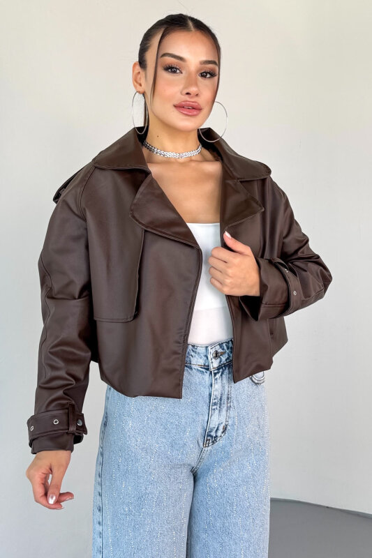 CKT-1004 Kahverengi Suni Deri Kruvaze Yaka Tokalı Kol Detaylı Cropped Ceket - 5