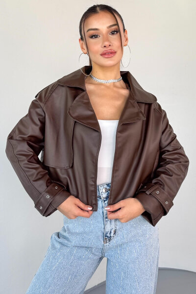 CKT-1004 Kahverengi Suni Deri Kruvaze Yaka Tokalı Kol Detaylı Cropped Ceket - 6
