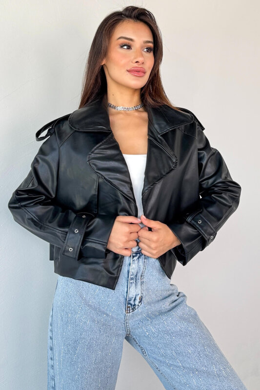 CKT-1004 Siyah Suni Deri Kruvaze Yaka Tokalı Kol Detaylı Cropped Ceket - 1