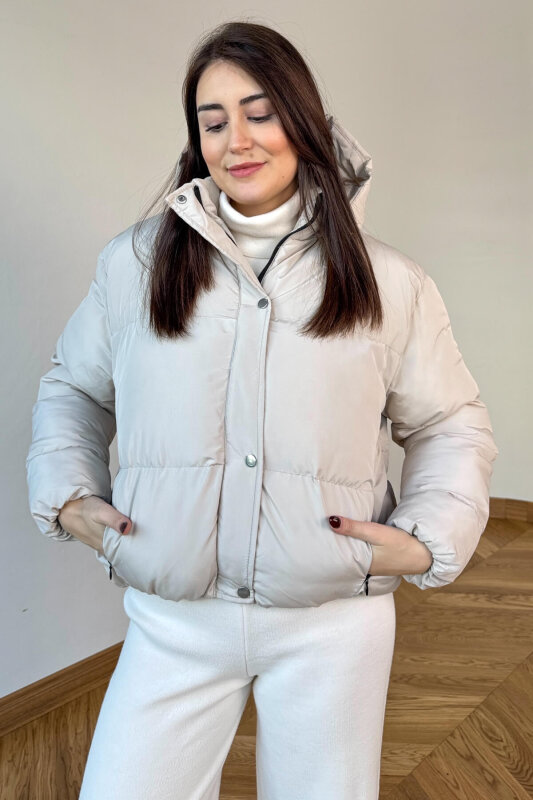 CKT-12475 Taş Rengi Kapüşonlu Bel Lastikli Şişme Mont - 2