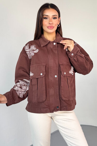 CKT-2831 Kahverengi Cep Kapaklı Kontrast Nakışlı Denim Ceket 