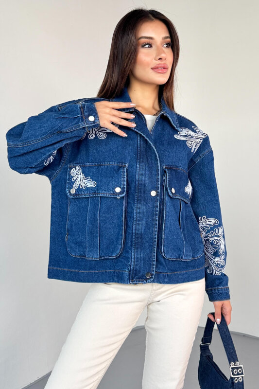 CKT-2831 Mavi Cep Kapaklı Kontrast Nakışlı Denim Ceket - 1