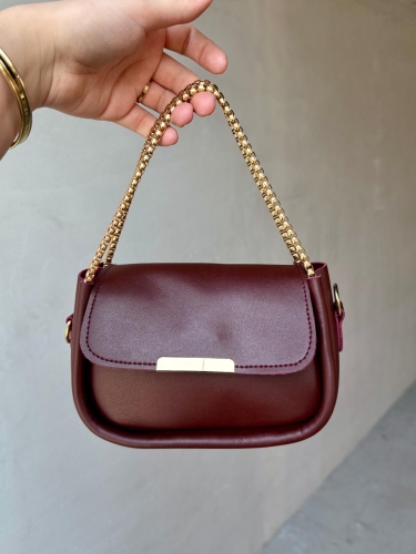 ÇNT-3016 Bordo Zincir Askılı Suni Deri Crossbody Omuz Çantası - Cappmoda