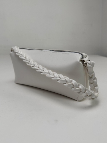 ÇNT-3017 Beyaz Örgü Askı Detay Fermuarlı Suni Deri Crossbody Omuz Çantası 