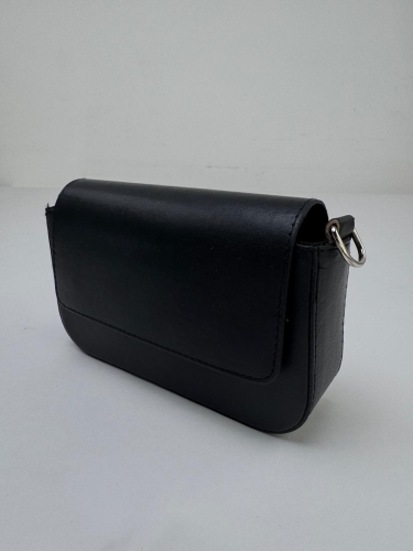 ÇNT-3019 Siyah Kapalı Kalın Askı Suni Deri Crossbody Omuz Çantası - Cappmoda