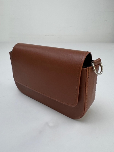 ÇNT-3019 Taba Kapalı Kalın Askı Suni Deri Crossbody Omuz Çantası 