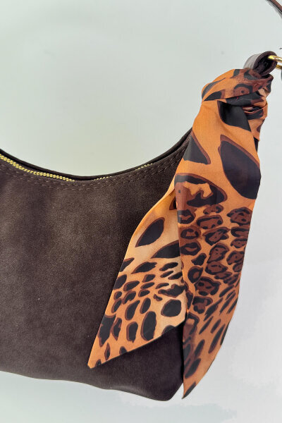 ÇNT-3039 Acı Kahve Süet Fular Detaylı Fermuarlı Omuz Çantası - Cappmoda (1)
