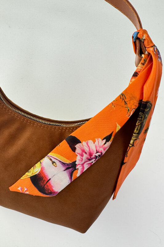 ÇNT-3039 Taba Süet Fular Detaylı Fermuarlı Omuz Çantası - 2