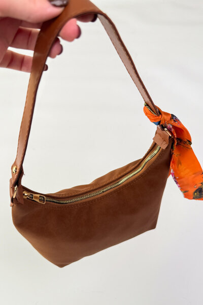 ÇNT-3039 Taba Süet Fular Detaylı Fermuarlı Omuz Çantası - 3