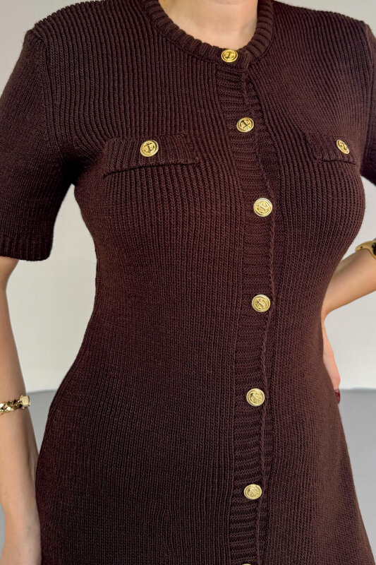 ELB-0159 Kahverengi Gold Düğme Detaylı Triko Elbise - 2