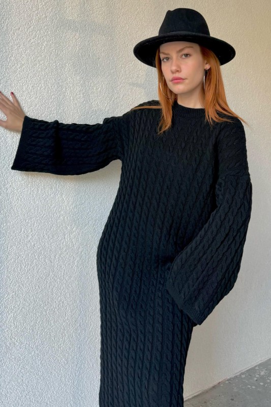 ELB-01712 Siyah Saç Örgü Detaylı Salaş Uzun Günlük Triko Elbise - 4