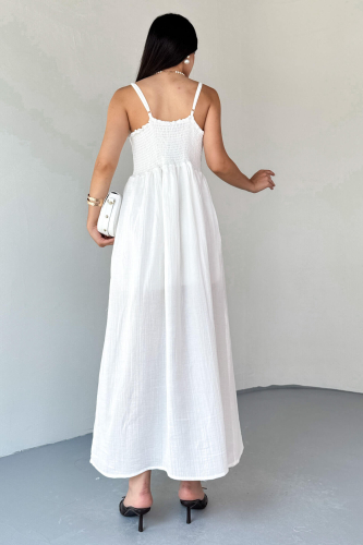 ELB-01802 Beyaz Askılı Kaplama Düğmeli Gipeli Müslin Elbise - 3