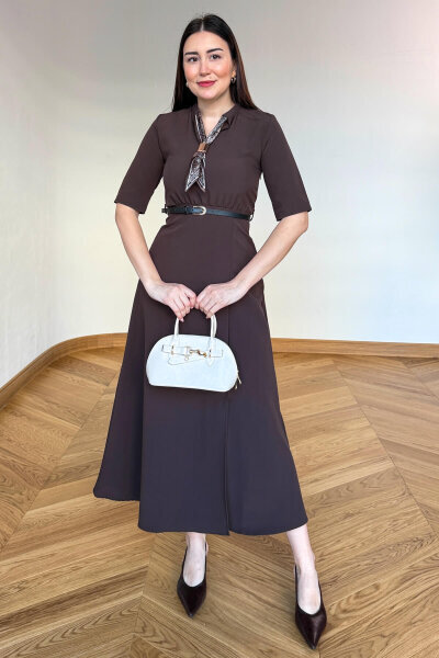 ELB-01838 Acı Kahve Fular Yaka Kemerli Elbise - Cappmoda