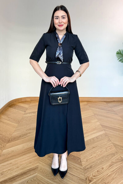 ELB-01838 Siyah Fular Yaka Kemerli Elbise - Cappmoda