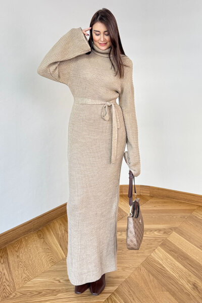 ELB-5199 Taş Rengi Kuşaklı Balıkçı Yaka Pelerin Kollu Uzun Triko Elbise - Cappmoda