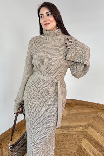 ELB-5199 Taş Rengi Kuşaklı Balıkçı Yaka Pelerin Kollu Uzun Triko Elbise - Cappmoda (1)