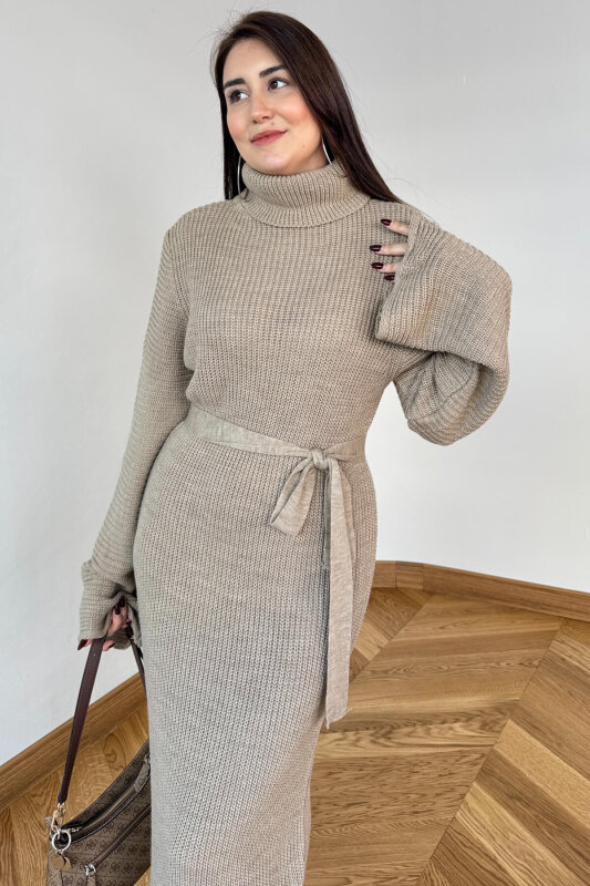 ELB-5199 Taş Rengi Kuşaklı Balıkçı Yaka Pelerin Kollu Uzun Triko Elbise - 2