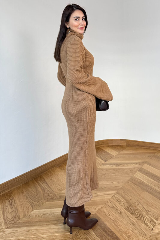 ELB-5199 Vizon Kuşaklı Balıkçı Yaka Pelerin Kollu Uzun Triko Elbise - 4