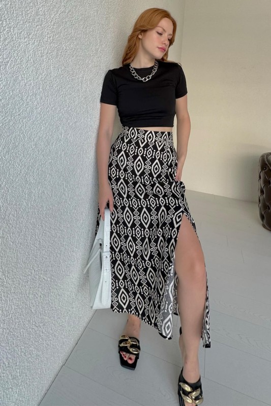 ETK-02311 Siyah Etnik Desenli Yandan Fermuar Yırtmaçlı Midi Boy Etek - 1