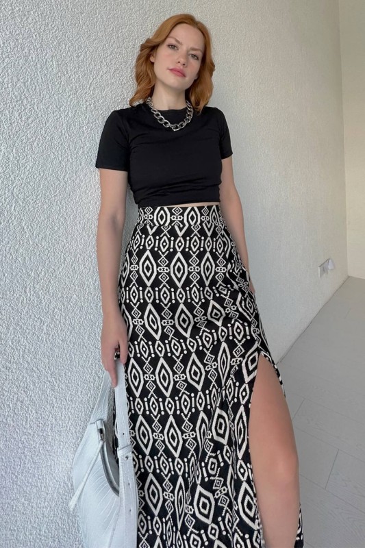 ETK-02311 Siyah Etnik Desenli Yandan Fermuar Yırtmaçlı Midi Boy Etek - 3