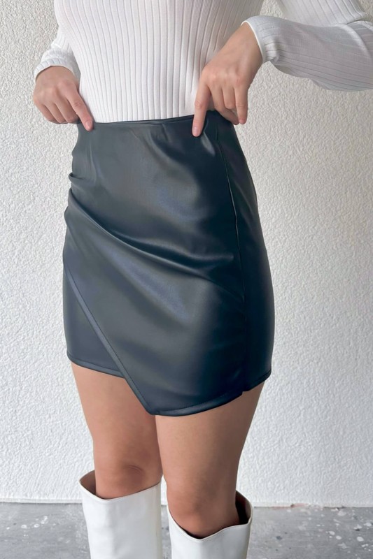 ETK-02316 Siyah Suni Deri Yan Büzgülü Mini Etek - 5