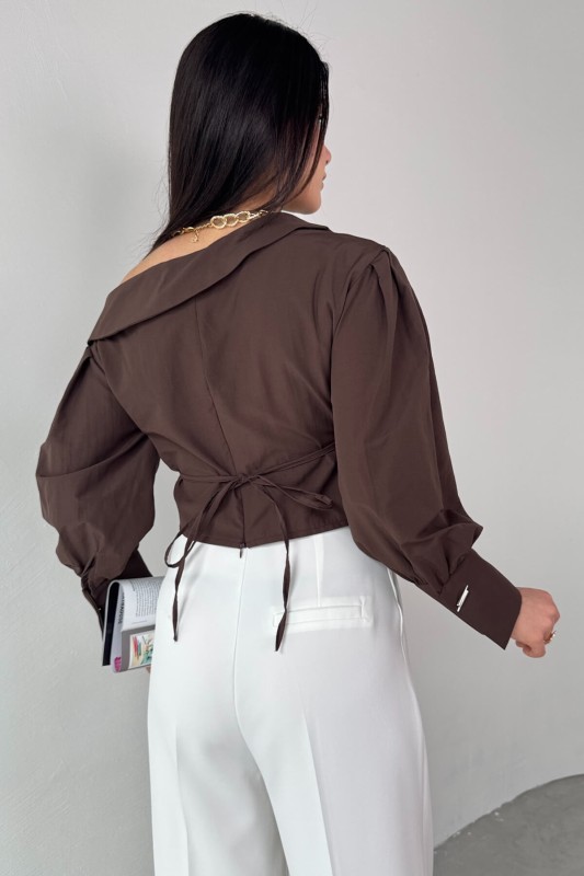 GML-0317 Acı Kahve Çapraz Bağlamalı Duble Kol Kruvaze Yaka Crop Gömlek - 3