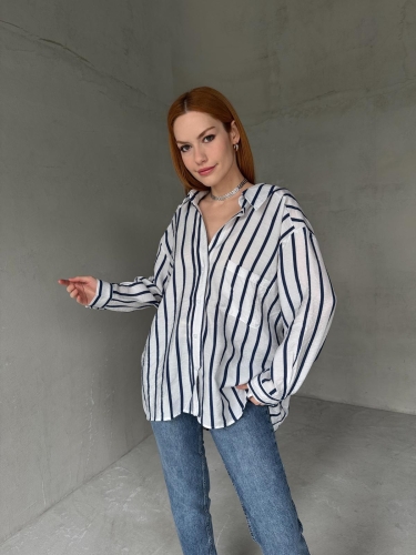 GML-10248 Beyaz Lacivert Çizgili Cepli Oversize Gömlek - 3