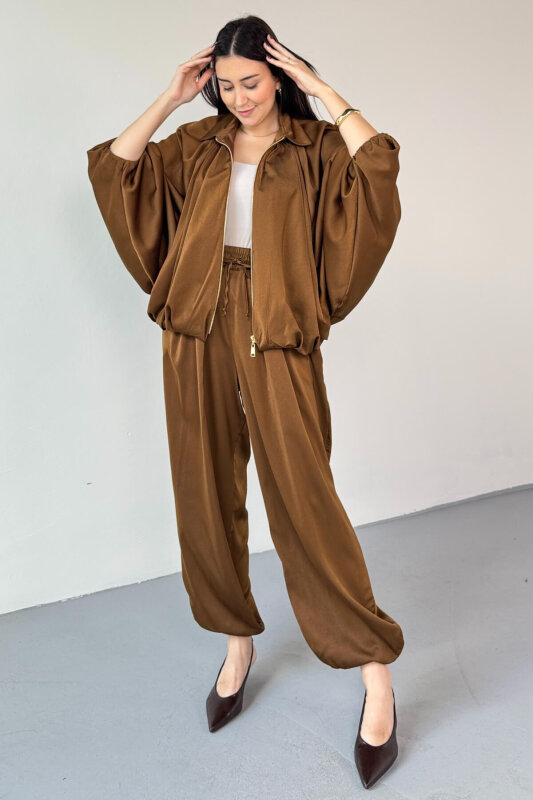 PNT-07420 Kahverengi Saten Relax Fit Bel Lastikli Şalvar Pantolon - 1