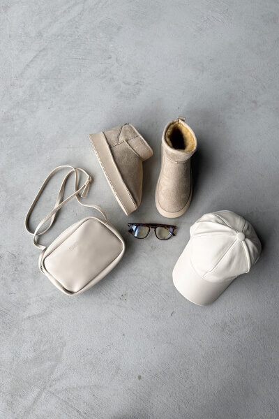 SET2036 Taş Rengi Orta Boy Bot - Deri Şapka - Çanta - Gözlük Dörtlü Set - Cappmoda