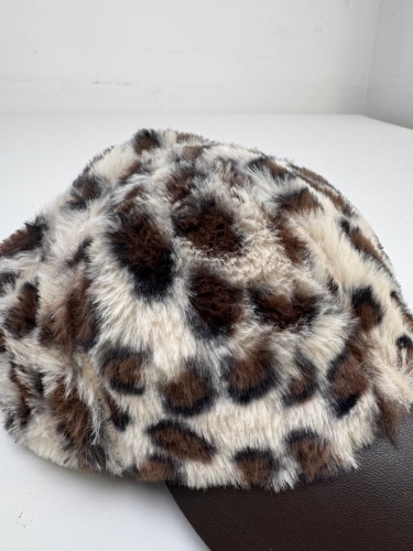 ŞPK-2007 Acı Kahve Leopar Desenli Peluş Cap Şapka - 2
