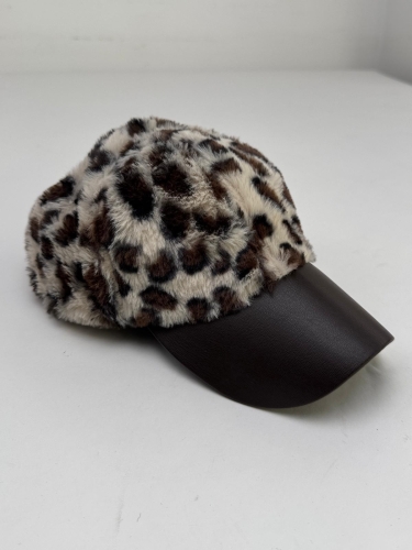 ŞPK-2007 Acı Kahve Leopar Desenli Peluş Cap Şapka - 1