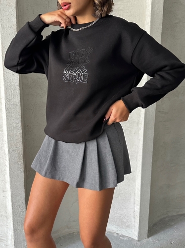 SWT-14272 Siyah Born Kabartma Tasarım Yazı Baskılı Üç İplik Şardonlu Oversize Sweatshirt - 6