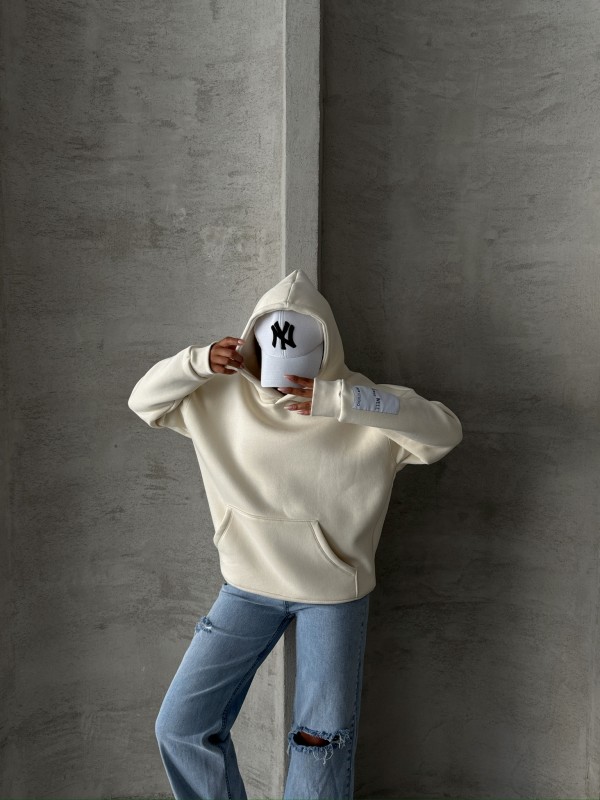 SWT-14274 Ekru Kol Etiket Detaylı Kapüşonlu Üç İplik Şardonlu Sweatshirt - 4
