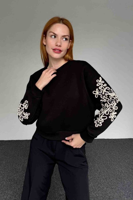 SWT-14282 Siyah Kol İşlemeli Bisiklet Yaka Salaş Sweatshirt - 2