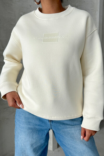 SWT-14284 Ekru Kabartma Yazı Baskılı Bisiklet Yaka Sweatshirt - 3