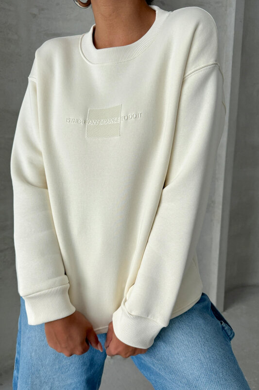 SWT-14284 Ekru Kabartma Yazı Baskılı Bisiklet Yaka Sweatshirt - 2