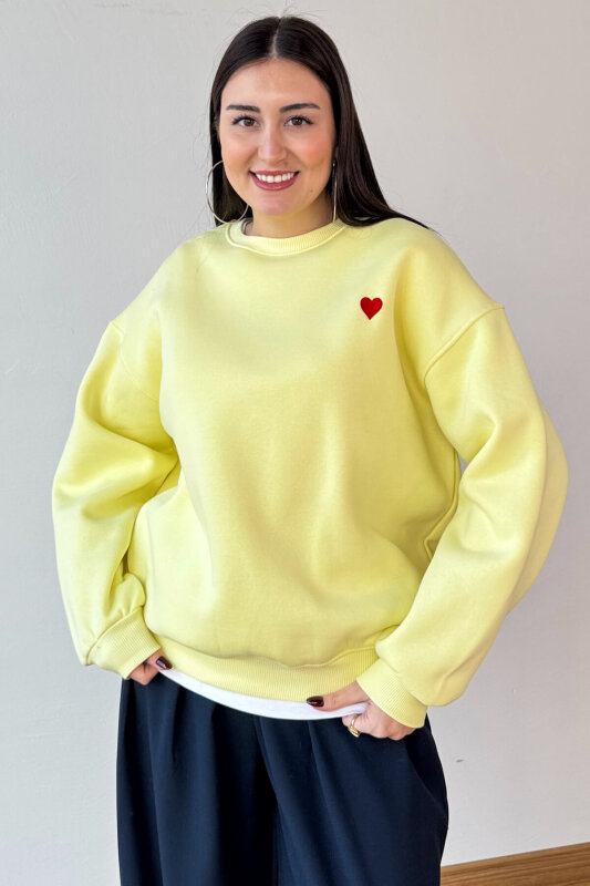SWT-1667 Sarı Kalp Nakışlı Oversize Şardonlu Üç İplik Kompakt Penye Kumaş Sweatshirt - 2