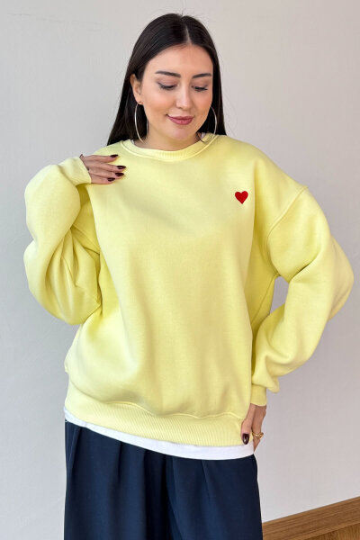 SWT-1667 Sarı Kalp Nakışlı Oversize Şardonlu Üç İplik Kompakt Penye Kumaş Sweatshirt 