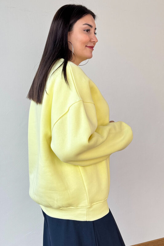 SWT-1667 Sarı Kalp Nakışlı Oversize Şardonlu Üç İplik Kompakt Penye Kumaş Sweatshirt - 3