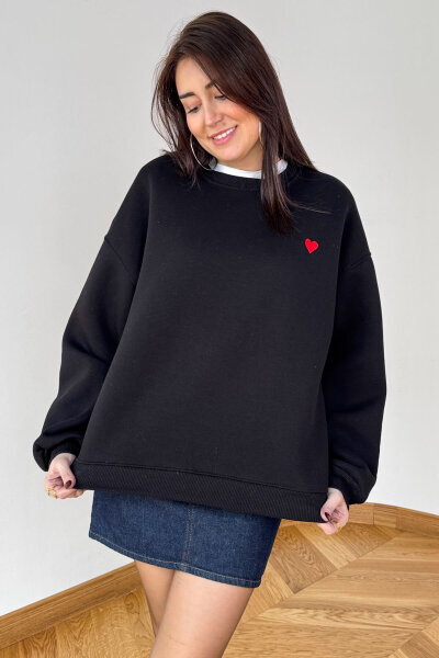 SWT-1667 Siyah Kalp Nakışlı Oversize Şardonlu Üç İplik Kompakt Penye Kumaş Sweatshirt - 2