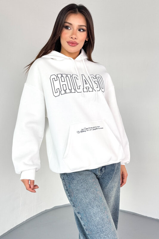 SWT-1682 Ekru Chicago Baskılı Kapüşonlu Kanguru Cep Hoodie - 1