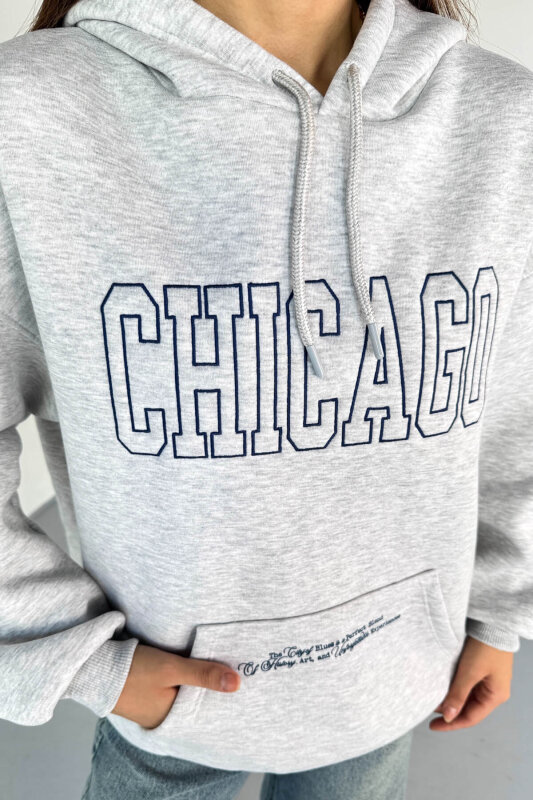 SWT-1682 Gri Chicago Baskılı Kapüşonlu Kanguru Cep Hoodie - 2